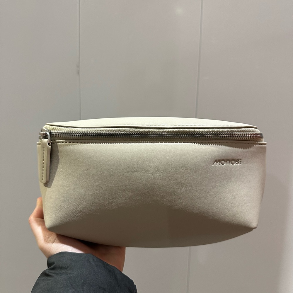 NEW Monos Metro Sling Belt Bag: Ivory